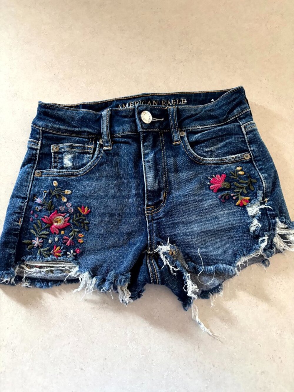American Eagle Embroidered Next Level Stretch high rise shortie Jean Shorts sz 4